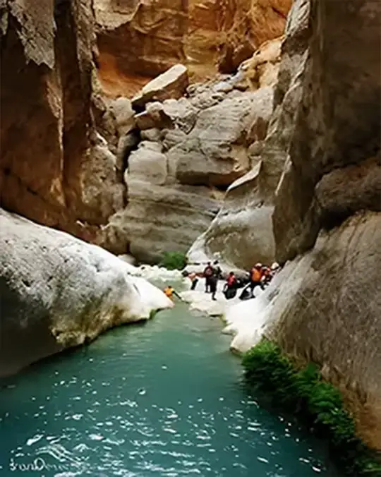 تور یک روزه طبیعت‌گردی تنگ اردشیری تیرازیس 